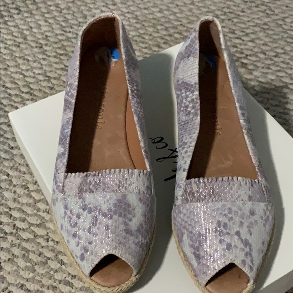 Gentle souls open toe shoe